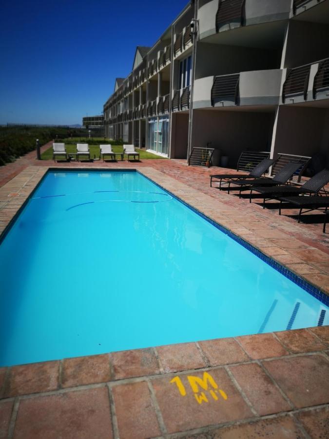 Family Beachfront Leisure Bay *